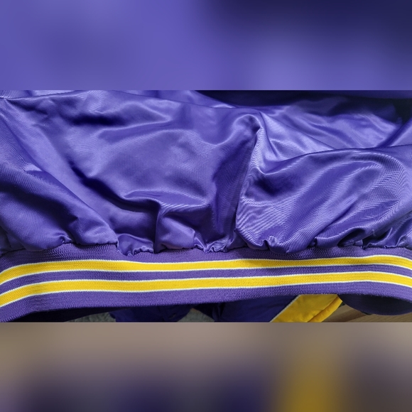 GUC Vintage 90's Minnesota Vikings Jacket - Picture 14 of 15